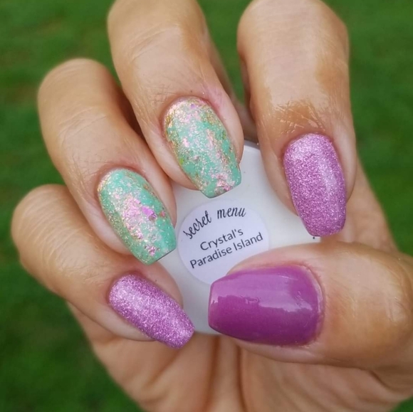 Sparkle & Co Crystal's Island Paradise Mini Dip Powder. GLOWS! - Picture 4 of 5